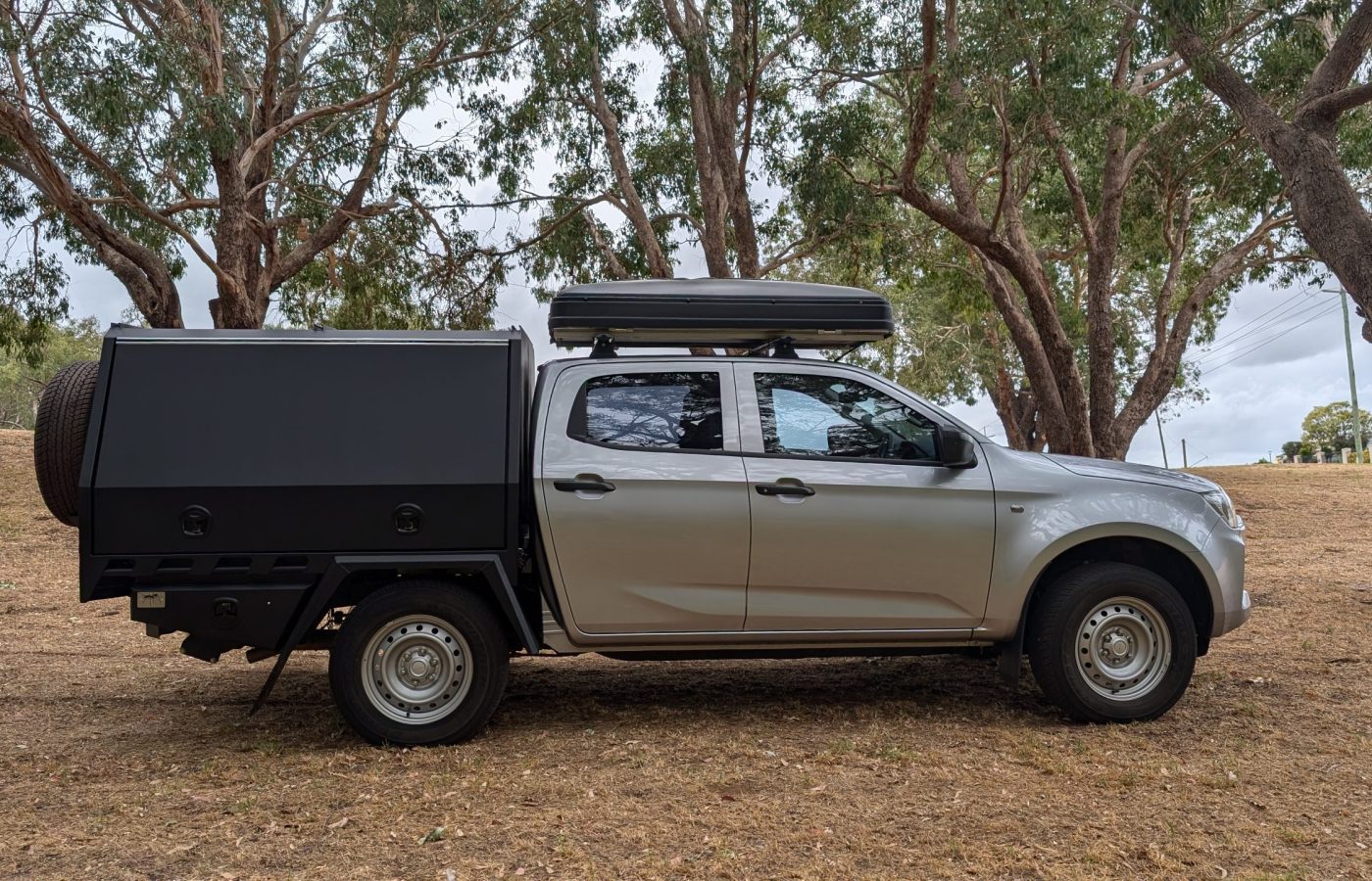 Dmax canopy and fitout